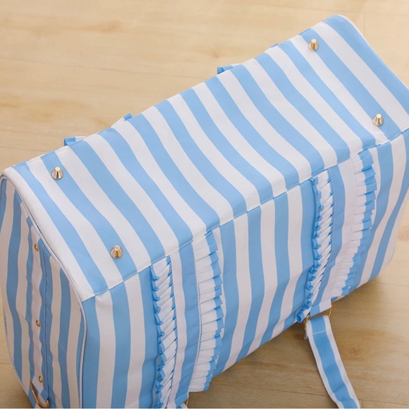 NEW ruffle weekender duffle bag - Picture 4 of 4